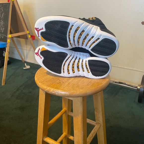 COPY - 2019 Air Jordan 12 Retro Reverse Taxi 8.5 - Picture 6 of 8